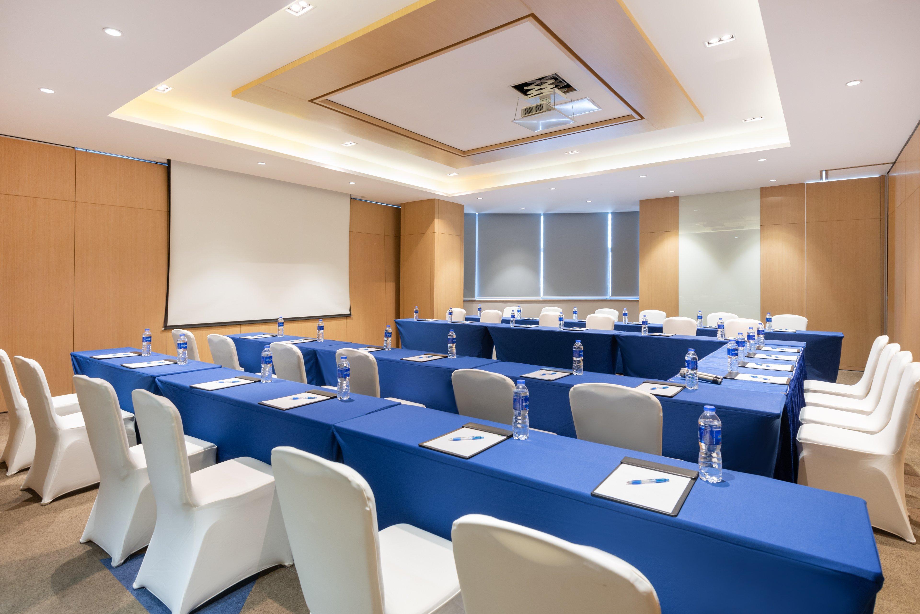 Holiday Inn Express Shanghai Zhenping By Ihg Exterior photo