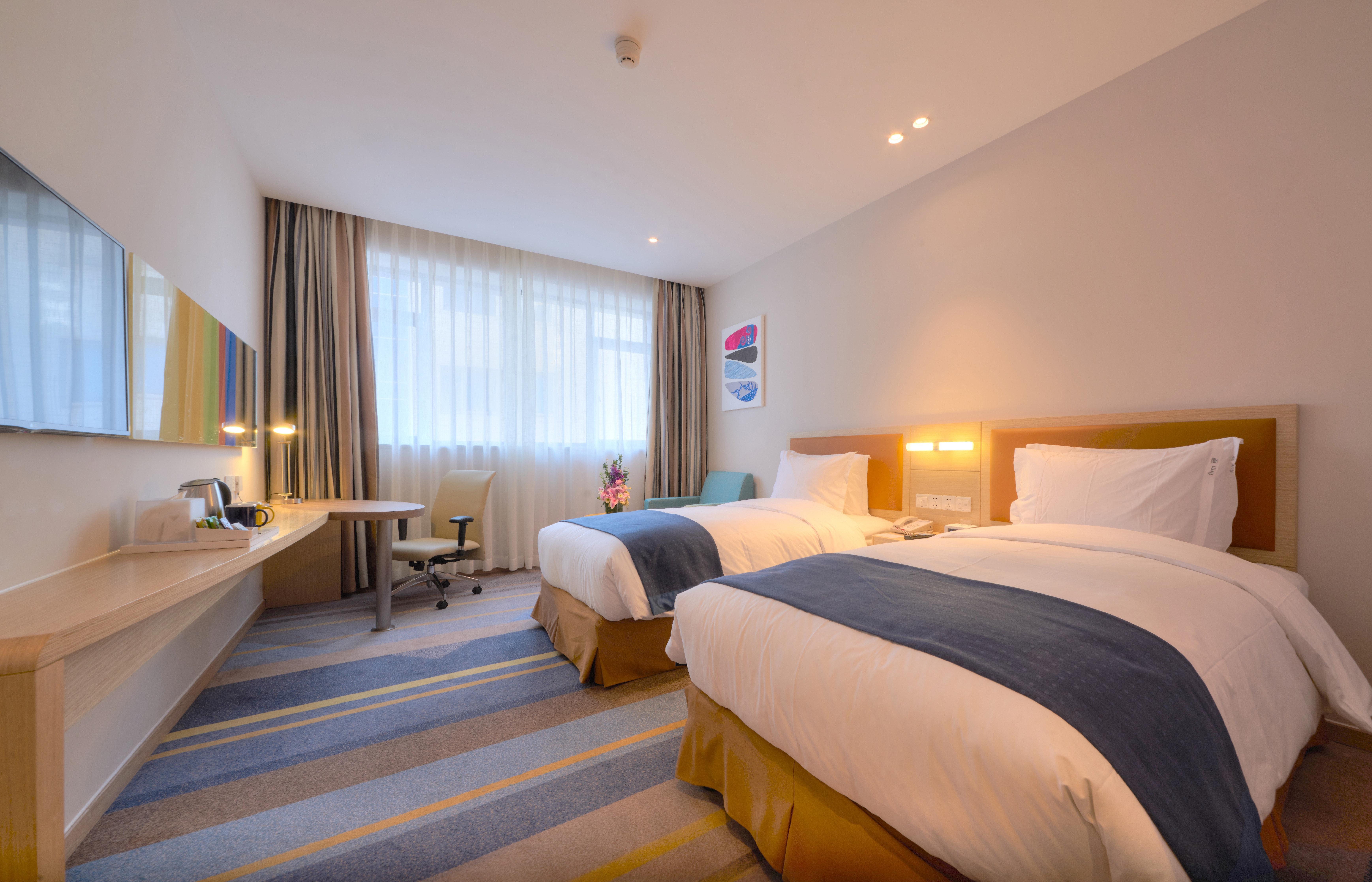 Holiday Inn Express Shanghai Zhenping By Ihg Exterior photo