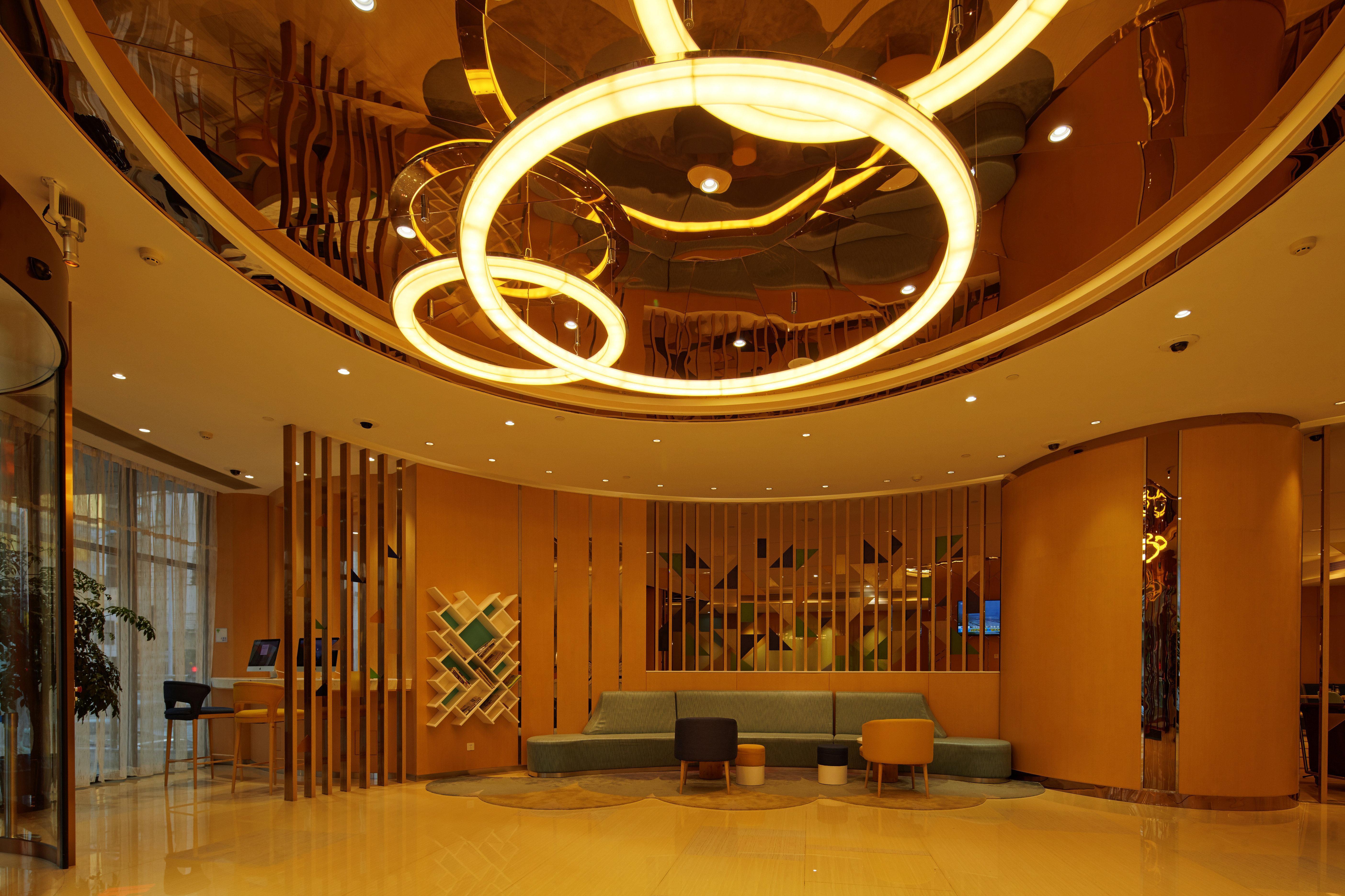 Holiday Inn Express Shanghai Zhenping By Ihg Exterior photo