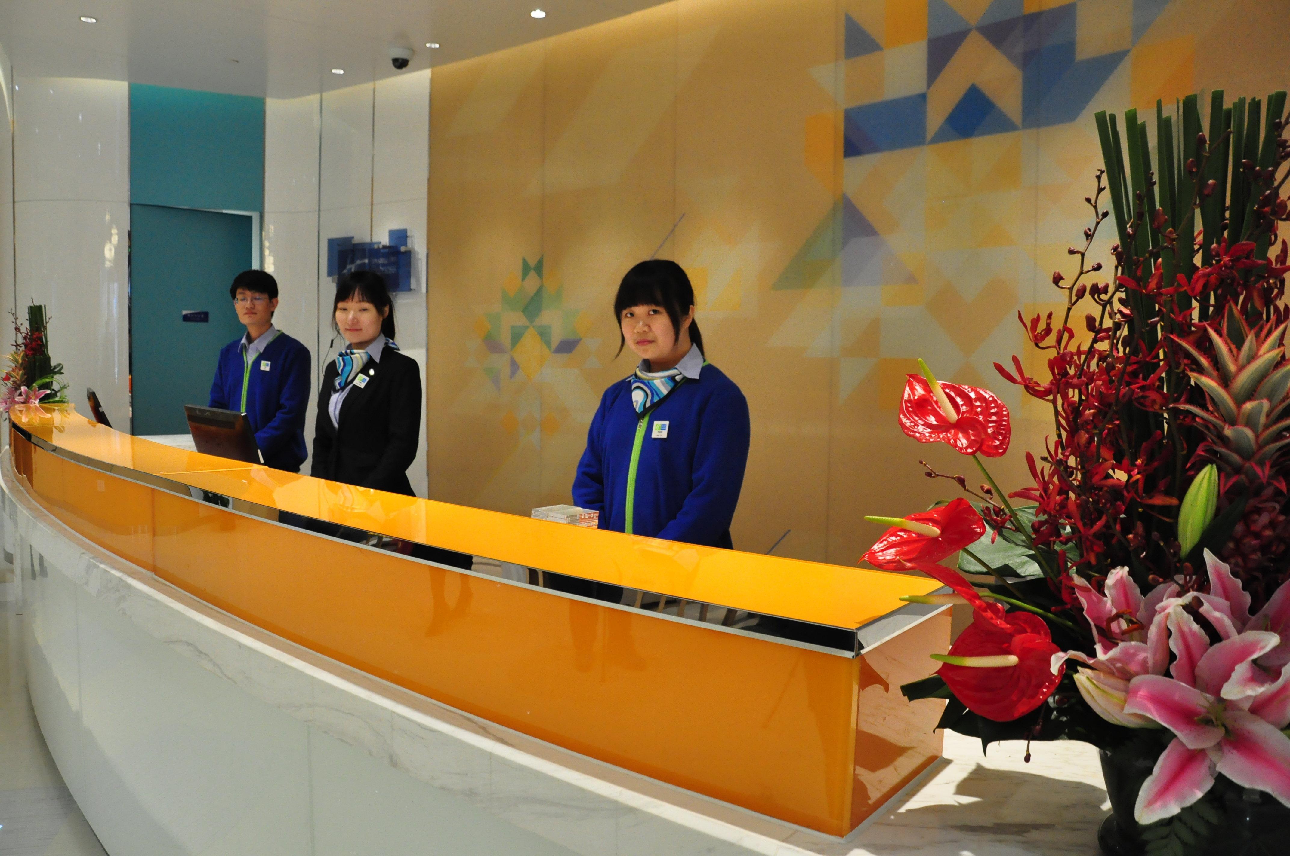 Holiday Inn Express Shanghai Zhenping By Ihg Exterior photo