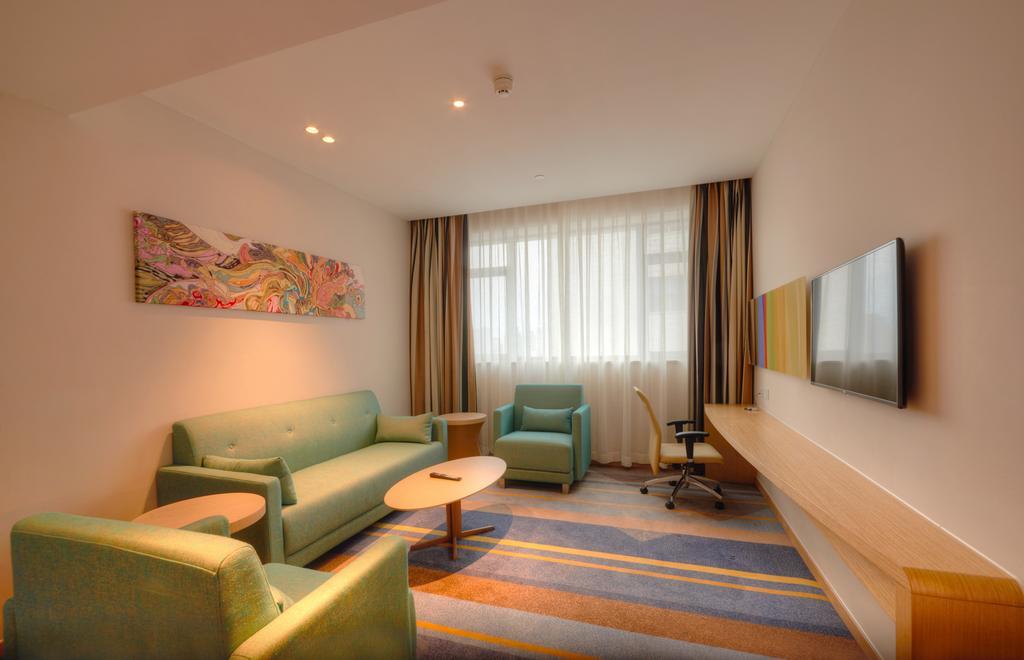 Holiday Inn Express Shanghai Zhenping By Ihg Exterior photo