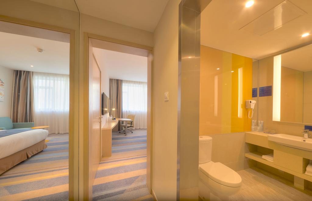 Holiday Inn Express Shanghai Zhenping By Ihg Exterior photo